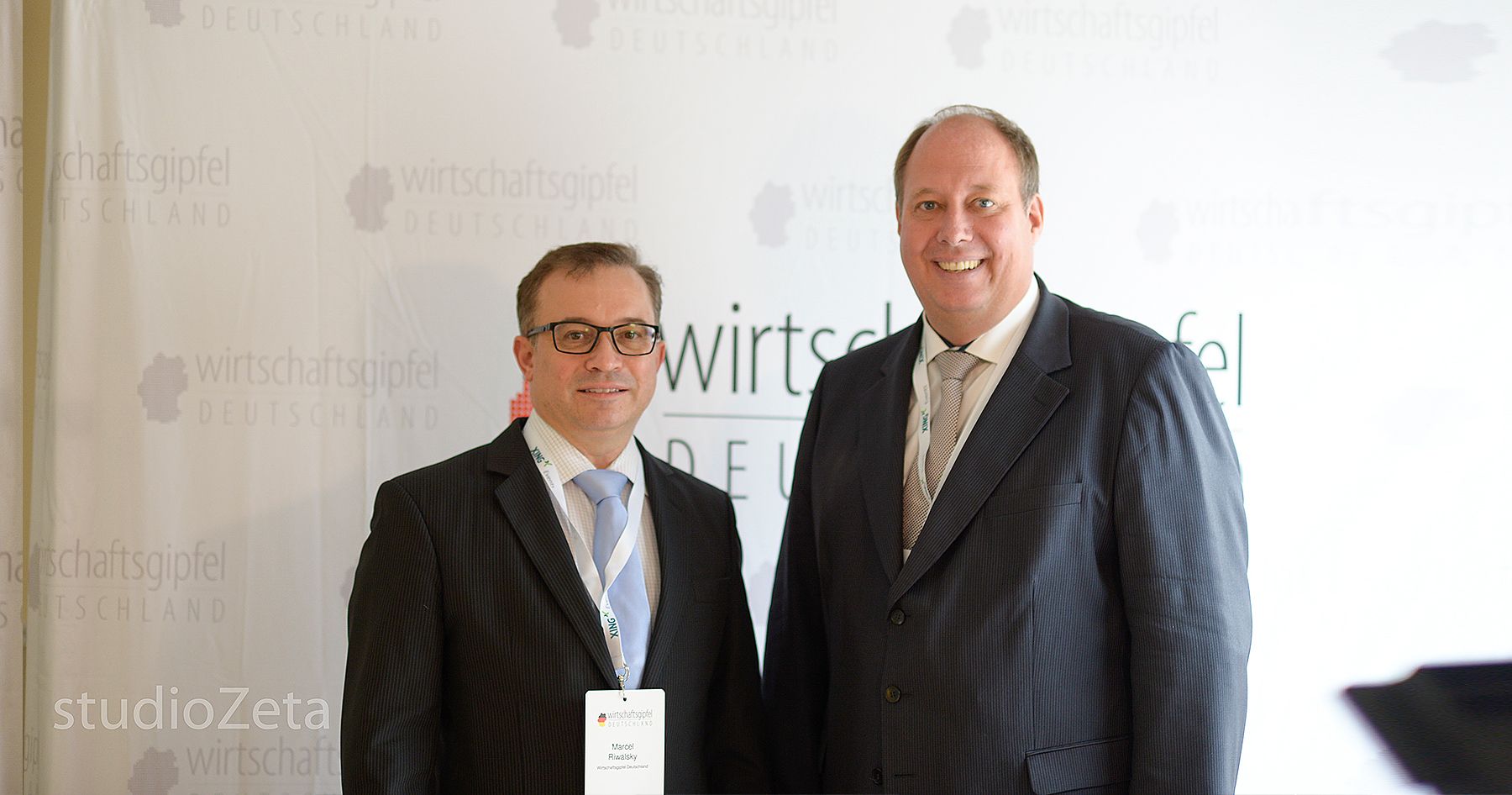 Marcel Riwalsky und der damalige Kanzleramtsminister Helge Braun beim Wirtschaftsgipfel Deutschland 2019