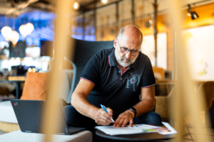 reiner-huthmacher-macht-sich-staendig-gedanken-wie-seine-kunden-eine-starke-arbeitgebermarke-werden